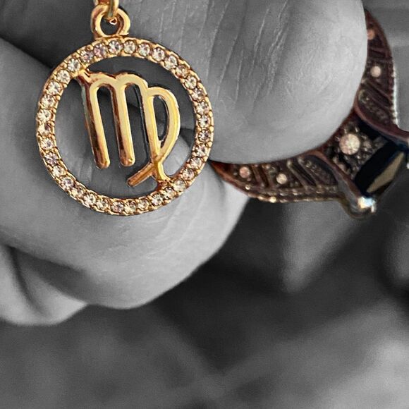 Forever 21 Astrology necklace Virgo Zodiac - Picture 1 of 4